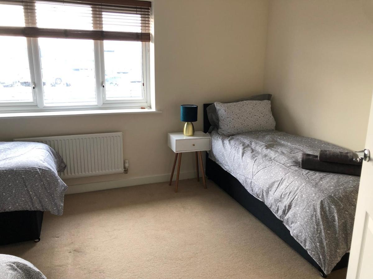 Bray House - Perfect For Large Groups Villa Wolverhampton Bagian luar foto