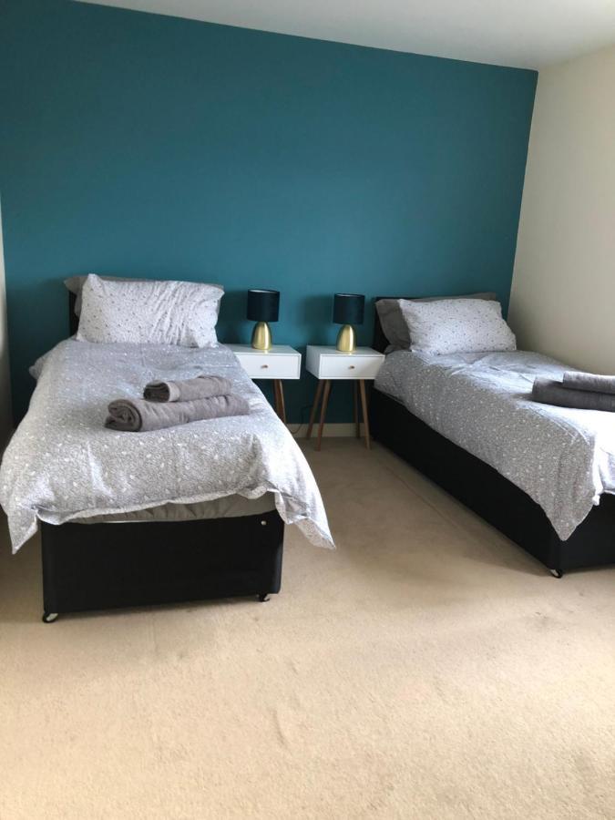 Bray House - Perfect For Large Groups Villa Wolverhampton Bagian luar foto